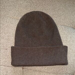 Aritzia x Sunday Best - Knit Beanie